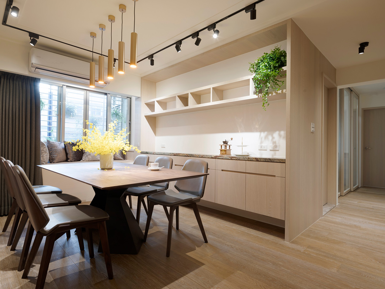 01 The Zenith Residence | Modern Minimalist Interior hero image — Taisi Interior Design project (Residencial)