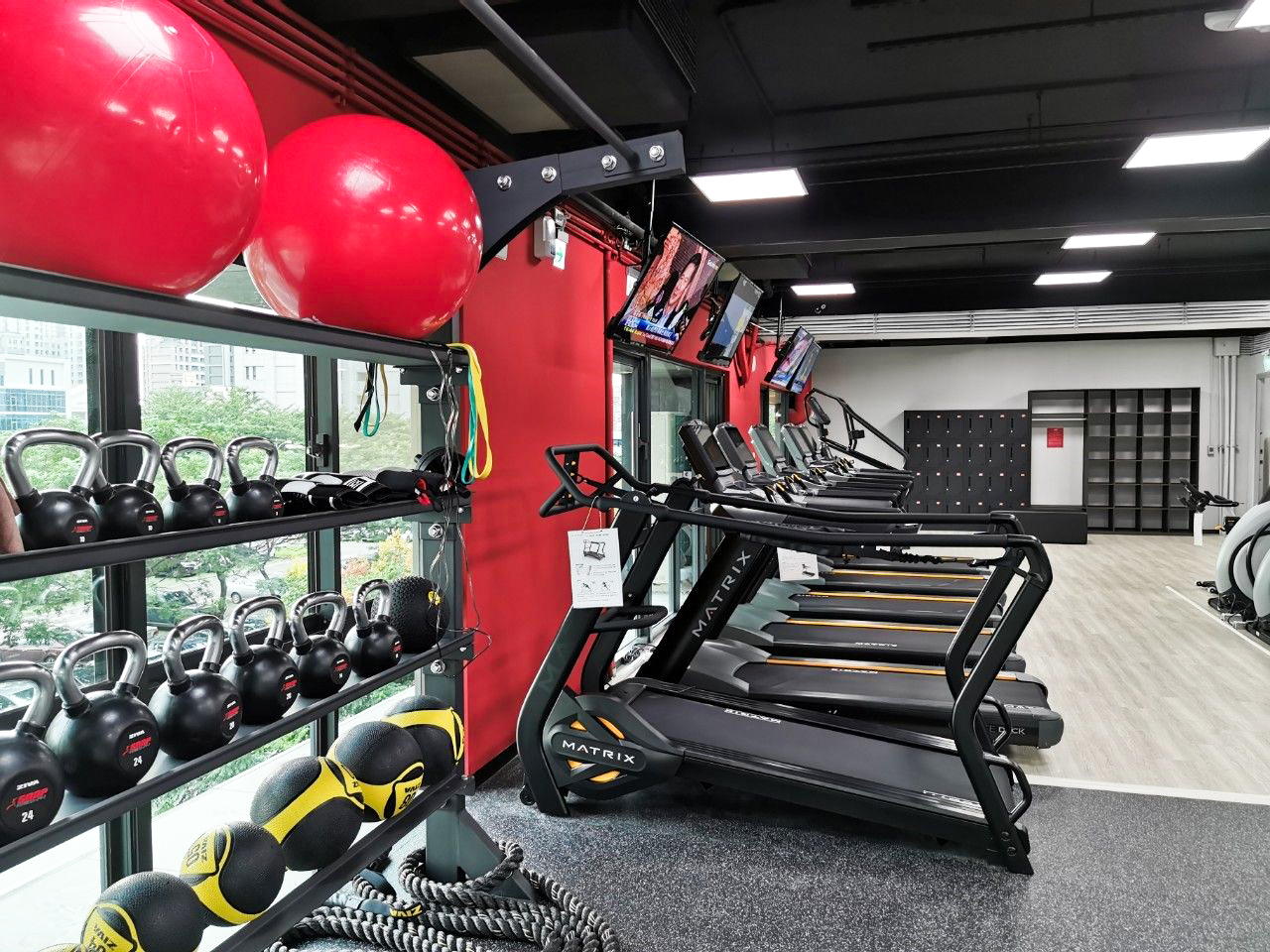 03 SNAO Fitness Center | Premium Commercial Gym hero image — Taisi Interior Design project (Commercial)