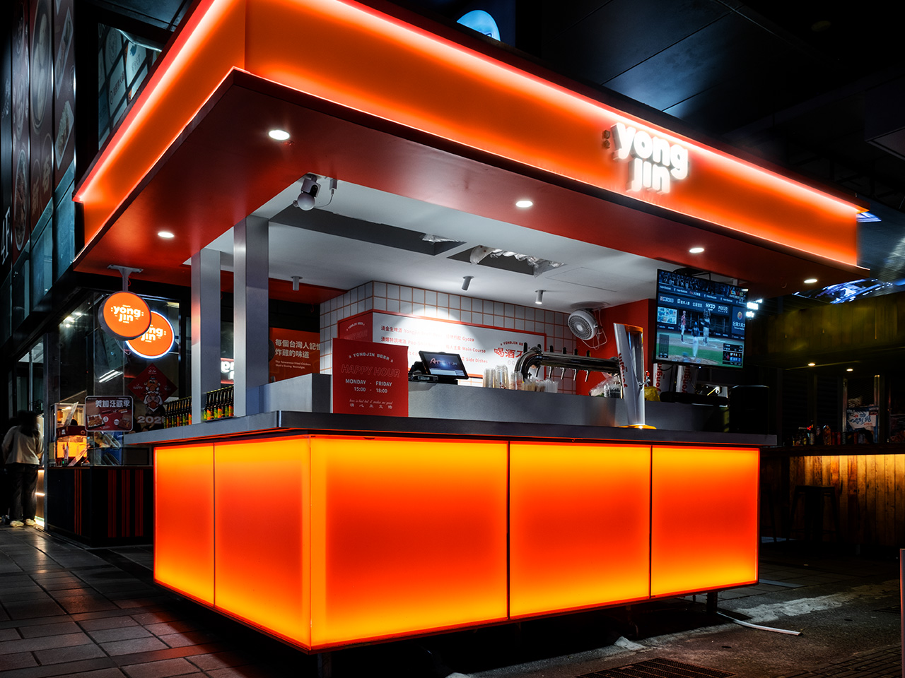 10 Yongjin Beer | Outdoor Craft Beer Bar Design interior photo #2 — Taisi Interior Design 太熙室內設計