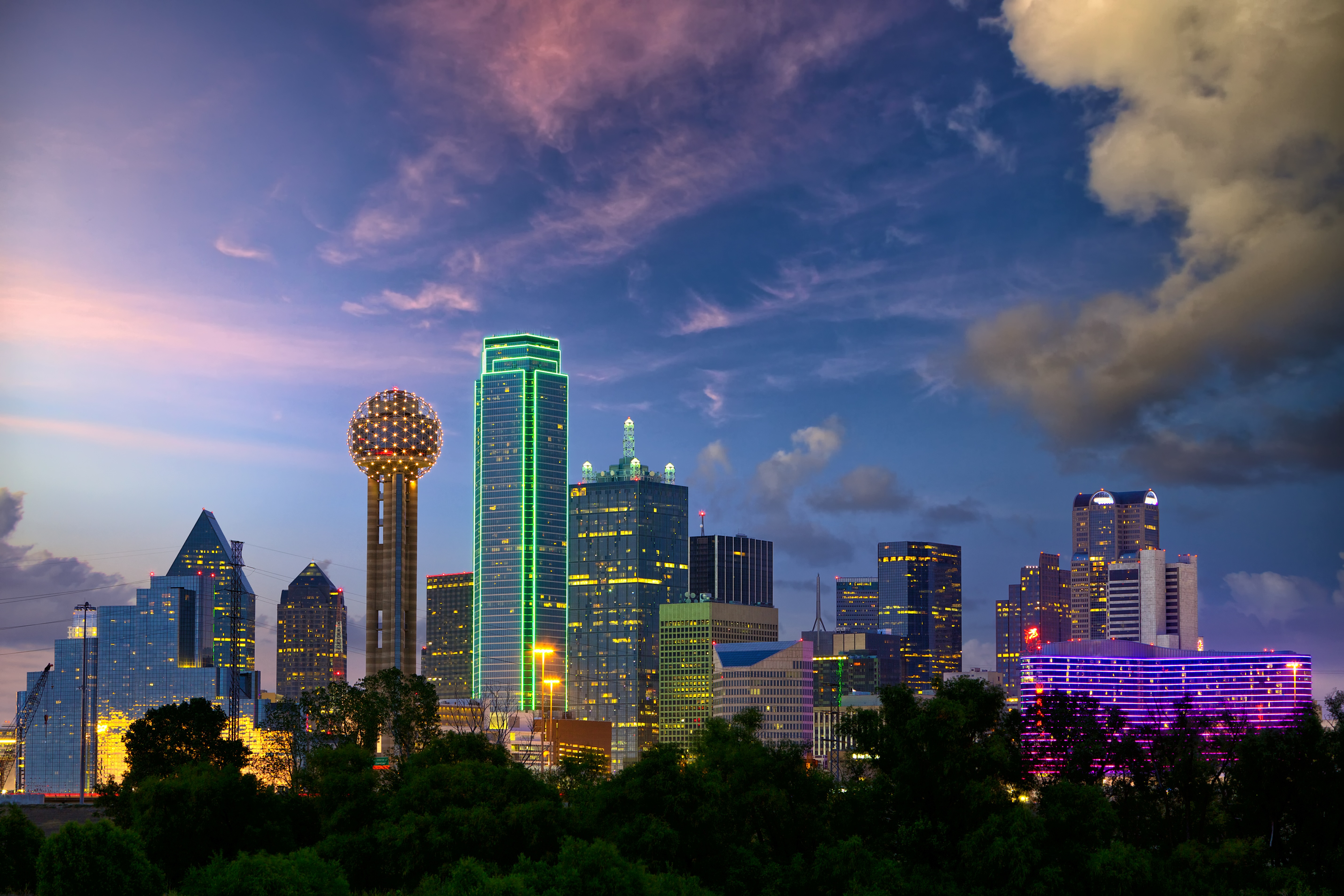 Dallas, Texas skyline — home of Cardoza LLC art consulting