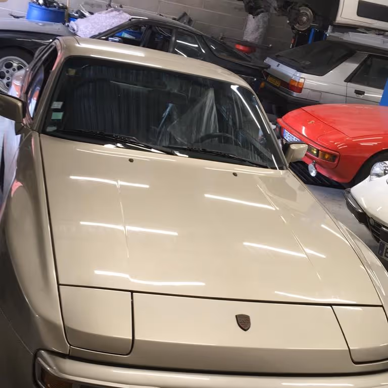 Porsche 944 2.7 (modèle rare)