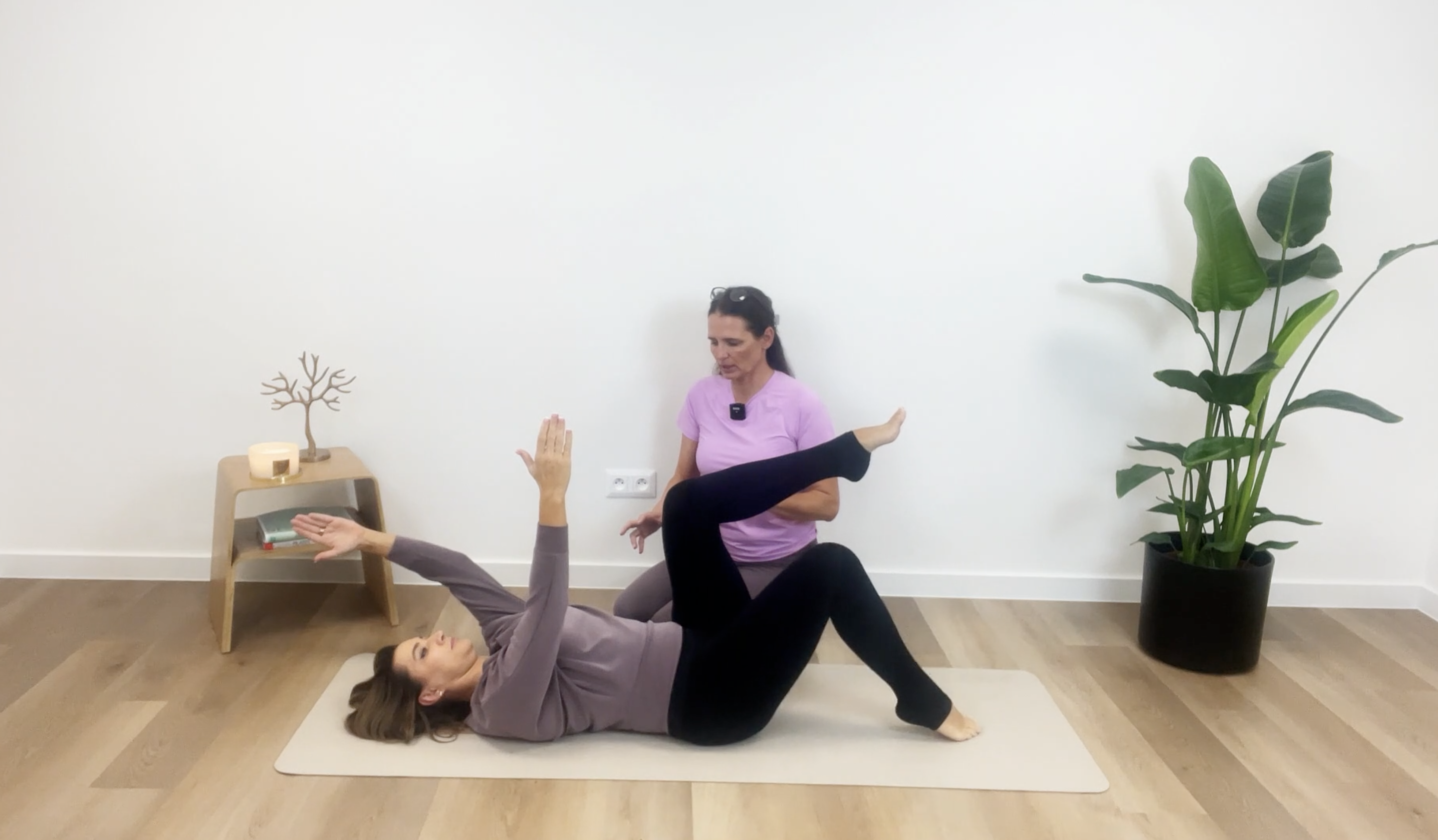 Online video zo sekcie Pilates Terapia, kde učíme vedomý pohyb a hlbšie pochopenie vzájomných súvislostí v pilatese.