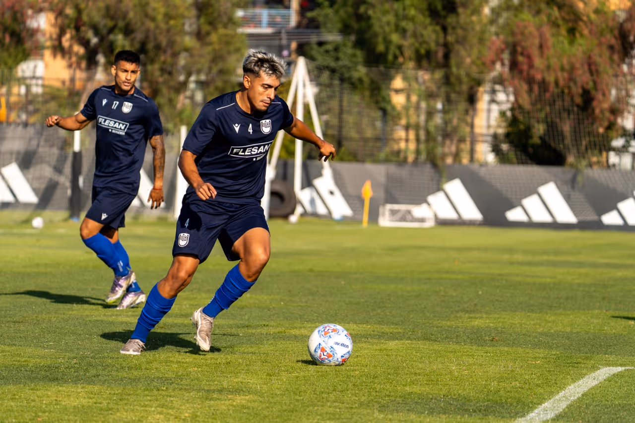 Reforzamiento académico para los niños de la academia del Atlético Colina
