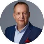 Portret eleganckiego gentlemena o pogodnej twarzy