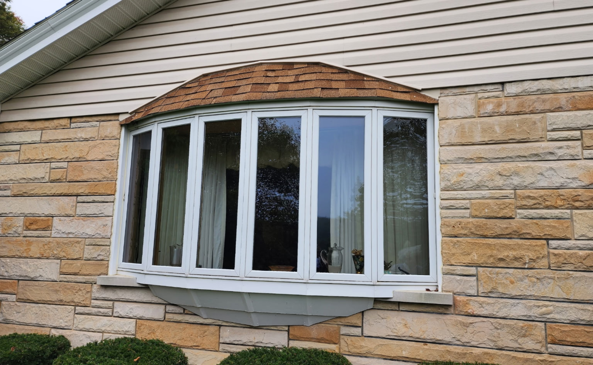 We replaced a old bay window with a new replacement bay window in a Tyrone, PA home.