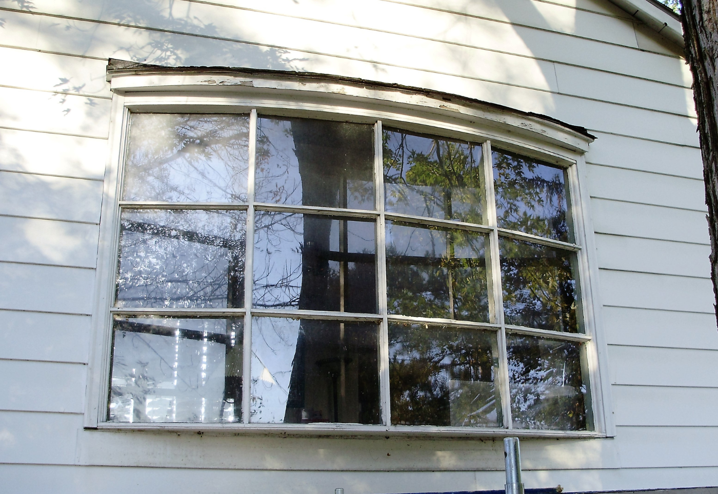 We replaced a old bay window with a new replacement bay window in a Tyrone, PA home.