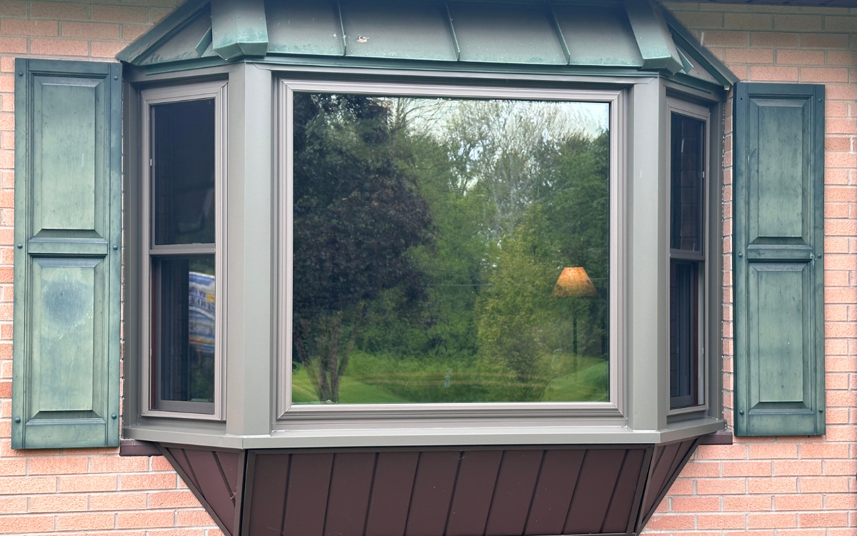 Bay window after replacement