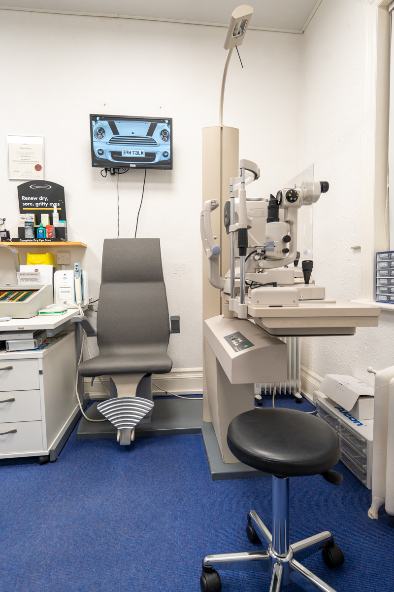 image of augmented reality service demonstration in a healthcare setting