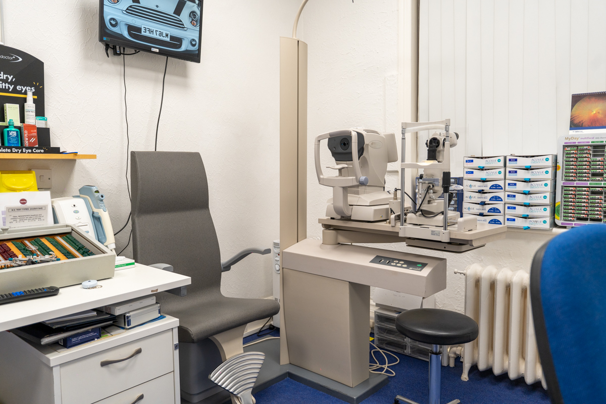 image of augmented reality service demonstration in a healthcare setting