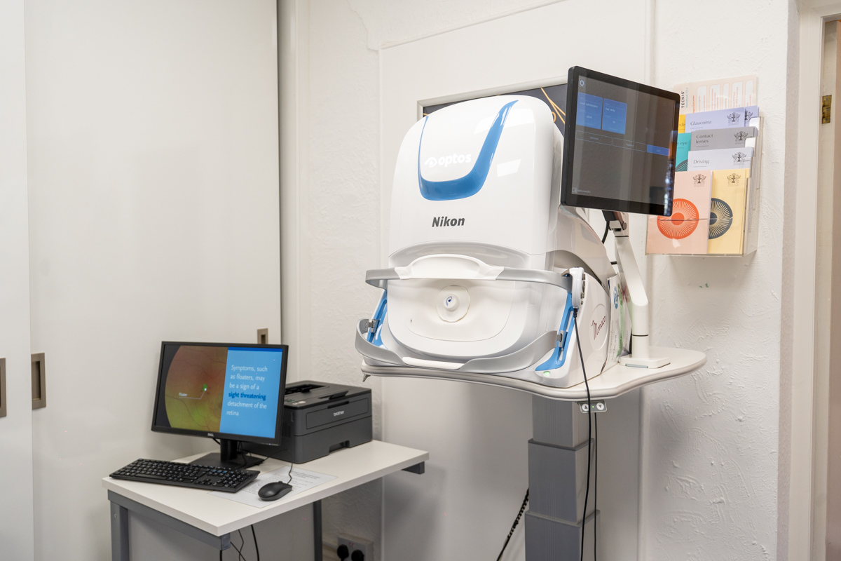 image of augmented reality service demonstration in a healthcare setting