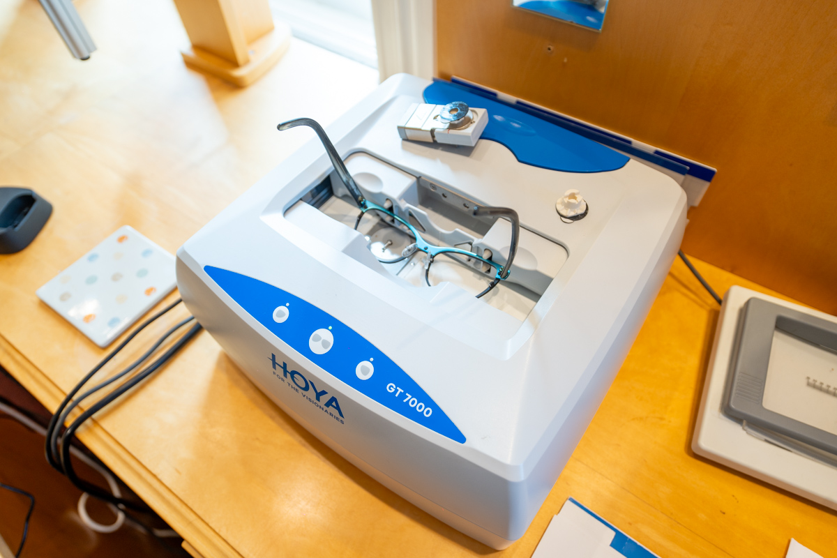 image of augmented reality service demonstration in a healthcare setting