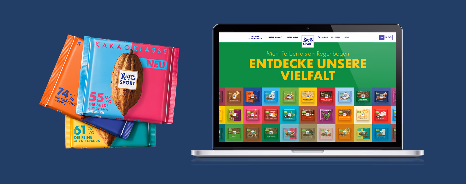 Ritter Sport Schokotafel neben einem Laptop, auf dem eine farbenfrohe Webseite mit der Produktvielfalt von Ritter Sport zu sehen ist.