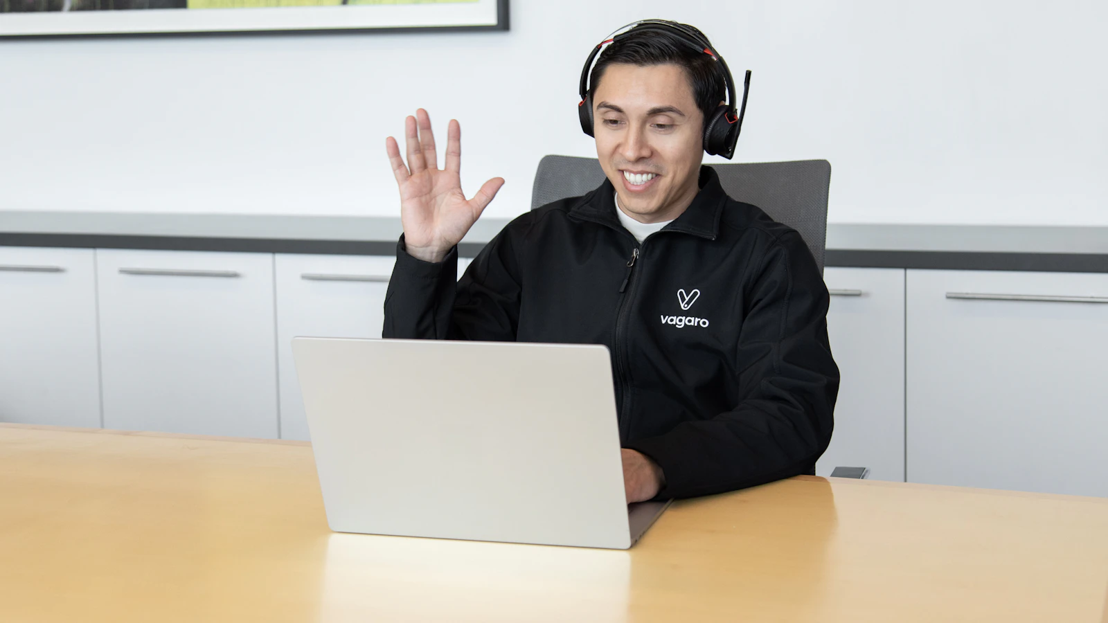 Agent au casque en soutien client, agent IA de support