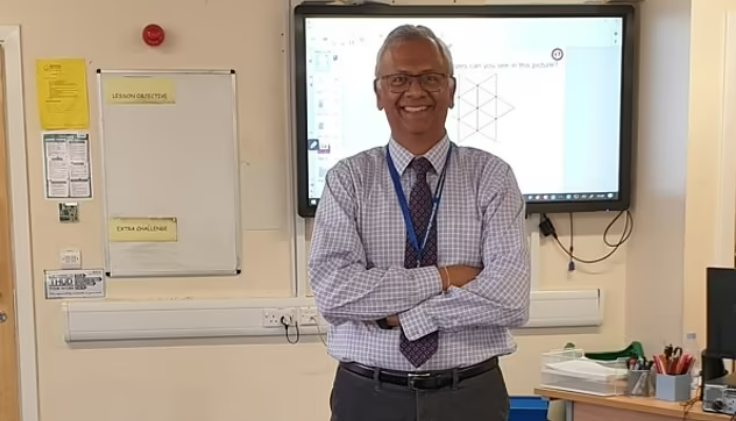 Portrait of Deepak Swaroop, a Now Teach career-changer.
