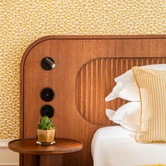 Détail de motif décoratif dans une chambre de LePoussin Hôtel à Cannes.