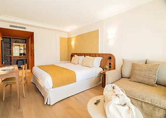 Chambre Supérieure 2 adultes et 1 enfant de l'Hôtel Lepoussin