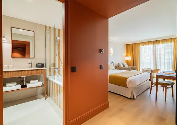 Chambre Supérieure 2 adultes et 1 enfant de l'Hôtel Lepoussin Cannes.