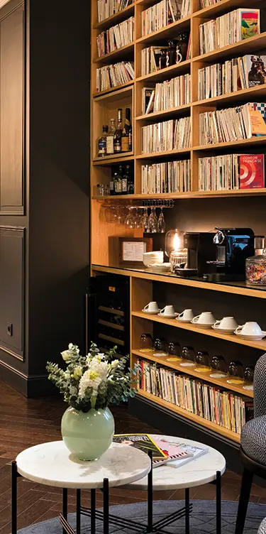 Entrance and lobby of the Square Louvois hotel