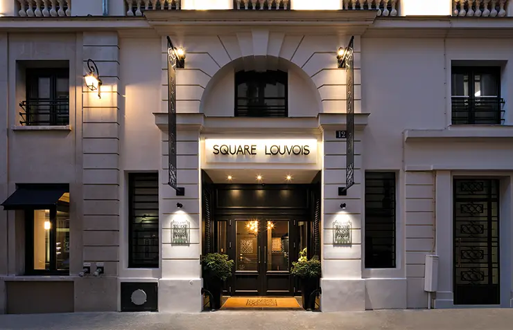 Façade de l'hôtel square louvois paris