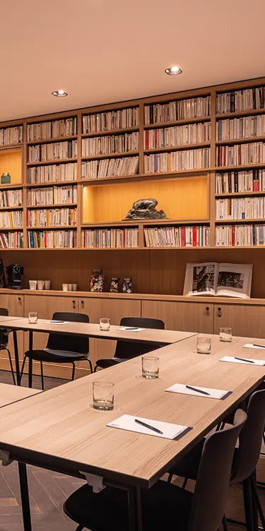 Well-equipped seminar room for professional events at Square Louvois Paris