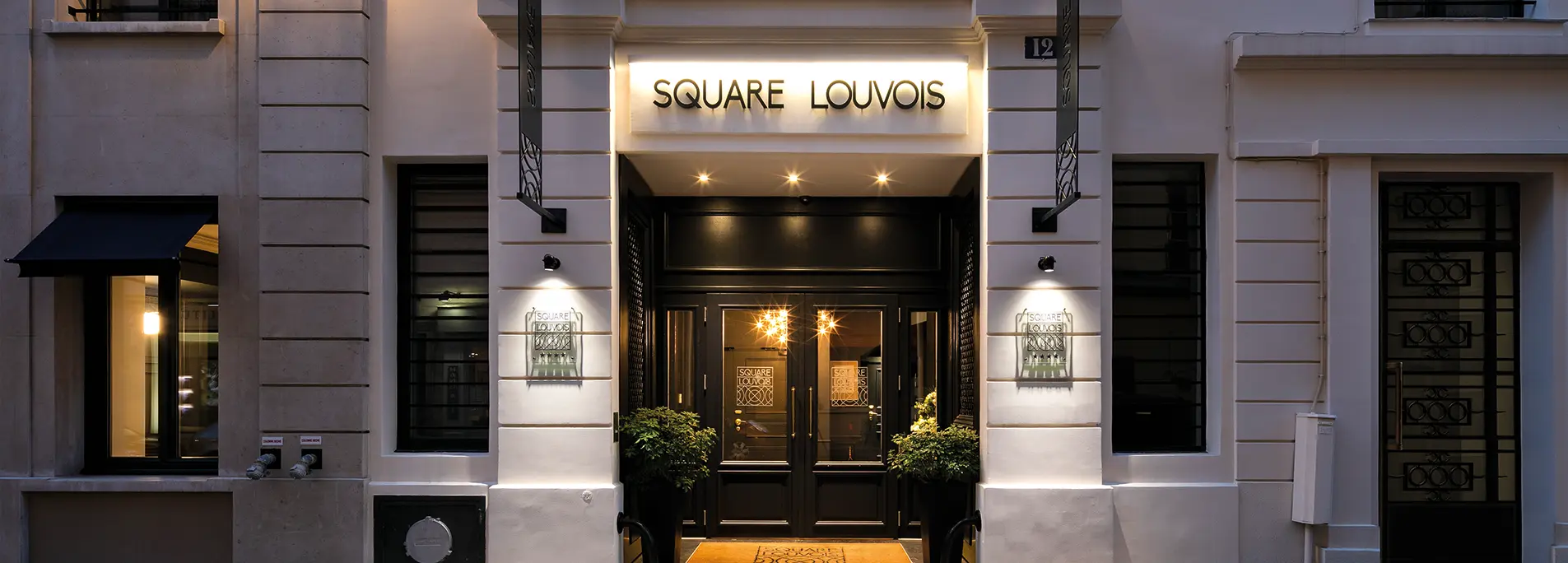 Prestigious entrance to the Square Louvois hotel.