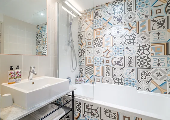 Chambre simple Hôtel Square Louvois Paris salle de bain