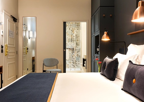 Chambre Classique hôtel Square Louvois à Paris vue d'ensemble