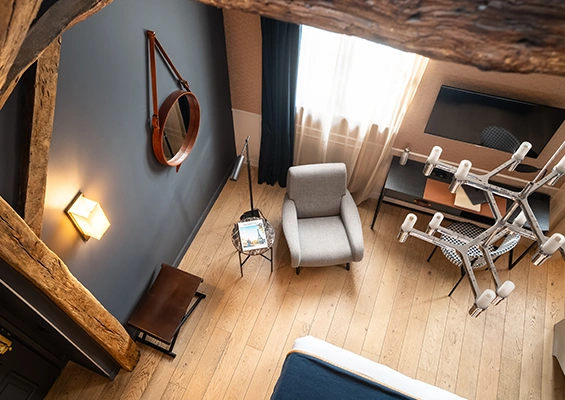 Chambre Duplex hôtel Square Louvois paris fauteuil