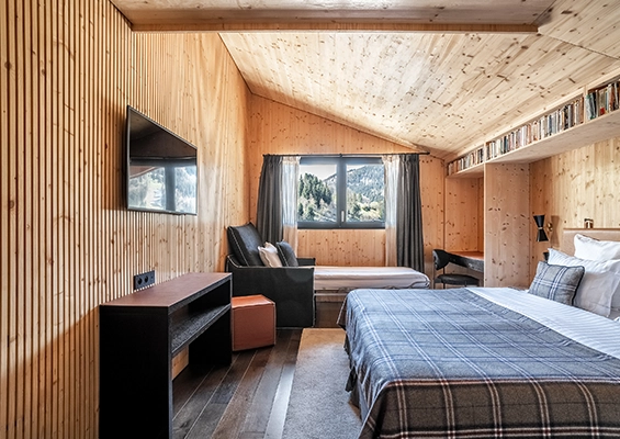 Superior room 2+1 St-Alban sofa