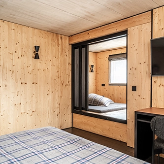 Chambre deluxe vue sur le coin détente