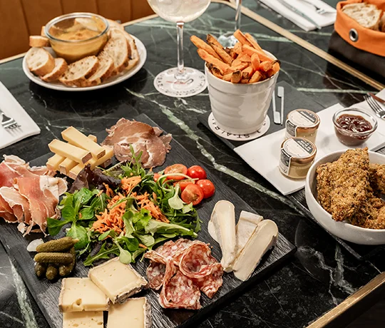 Espace bar et petite restauration au St-Alban