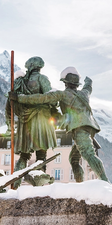 Les Aiguilles depuis le centre de Chamonix