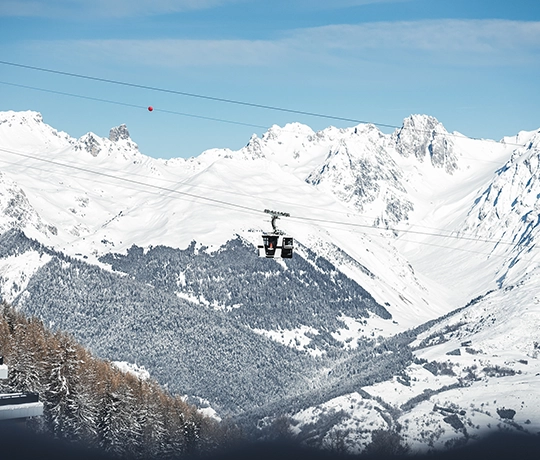 remontée mécanique ski hôtel araucaria à la plagne