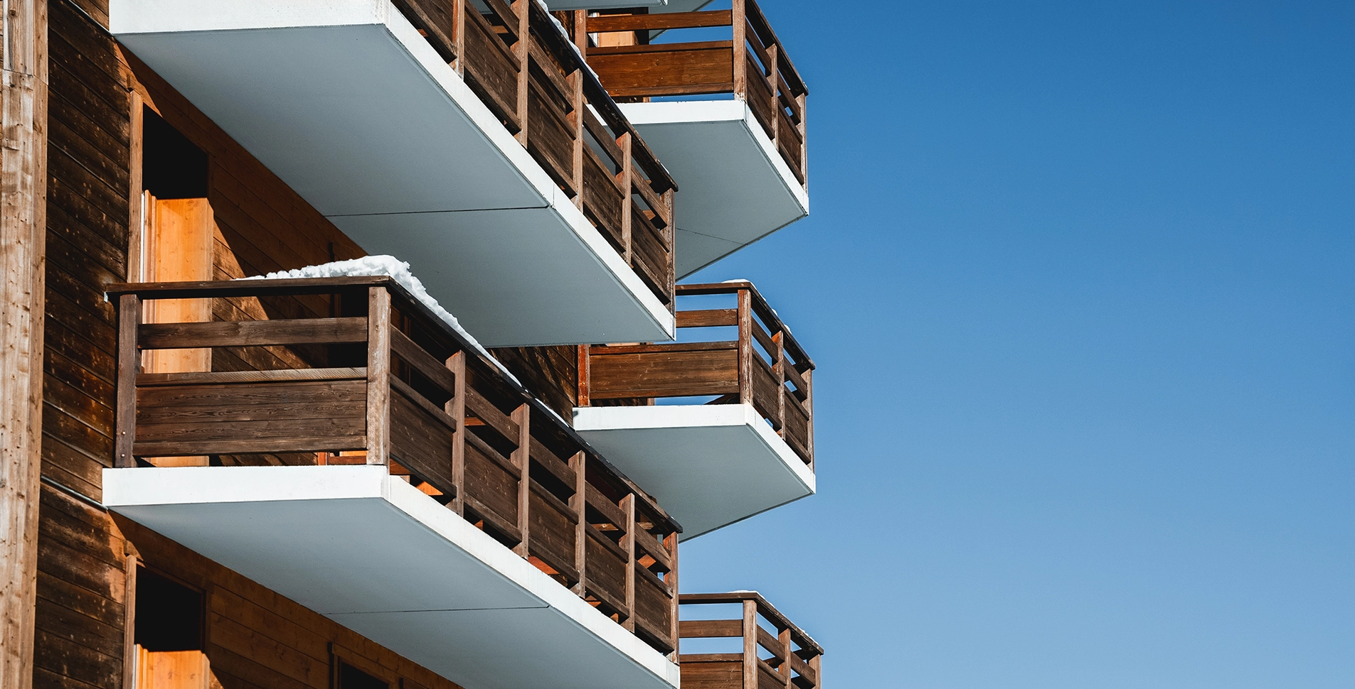 Façade, balcon Araucaria Hôtel & Spa à la plagne 