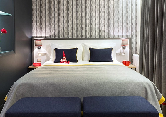 Single room seen from the bed at Araucaria La Plagne