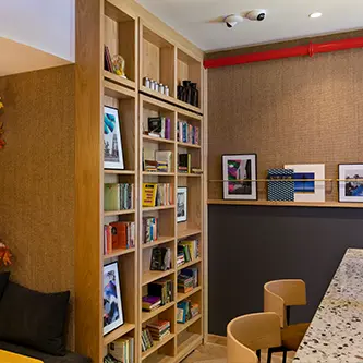 Entrée hôtel fermée