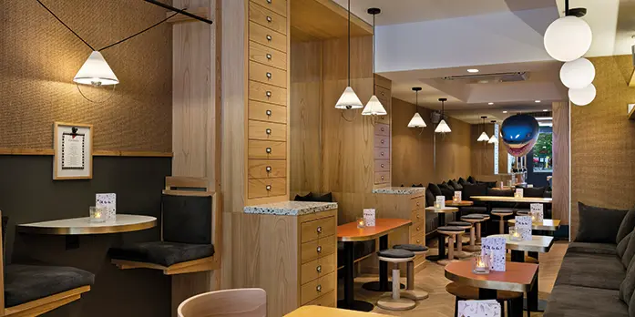 Intérieur bar Oh la la Paris