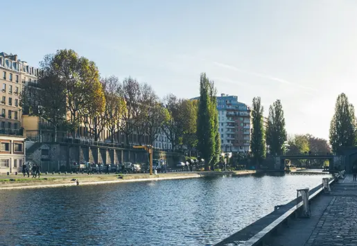 Canal St-Martin proche de l'hôtel Oh la la à Paris
