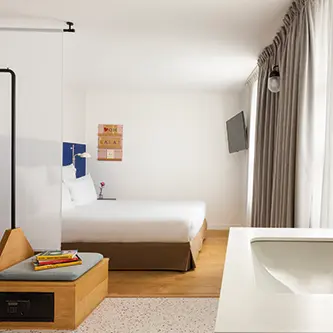 Chambre double vue Cour