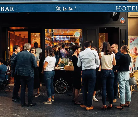 Soirée et privatisation du bar oh la la à Paris