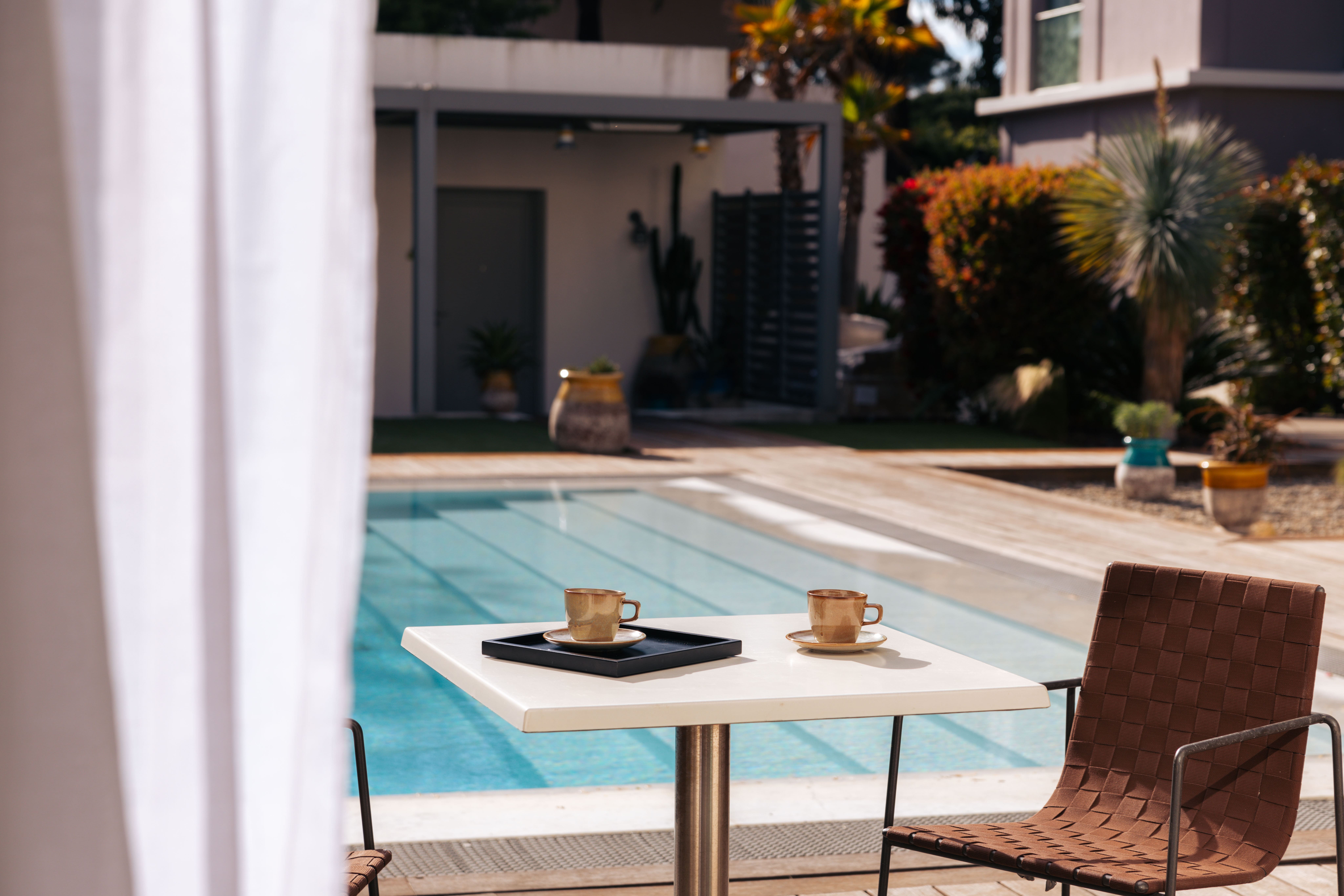 Vue piscine Chambre kube Saint-Tropez
