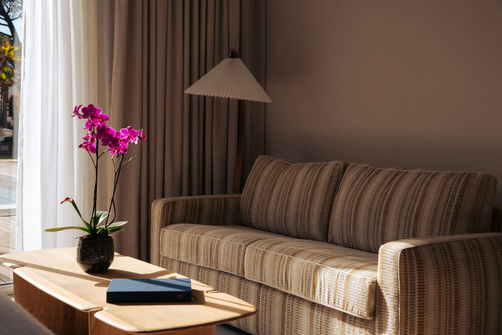 Chambre avec canapé