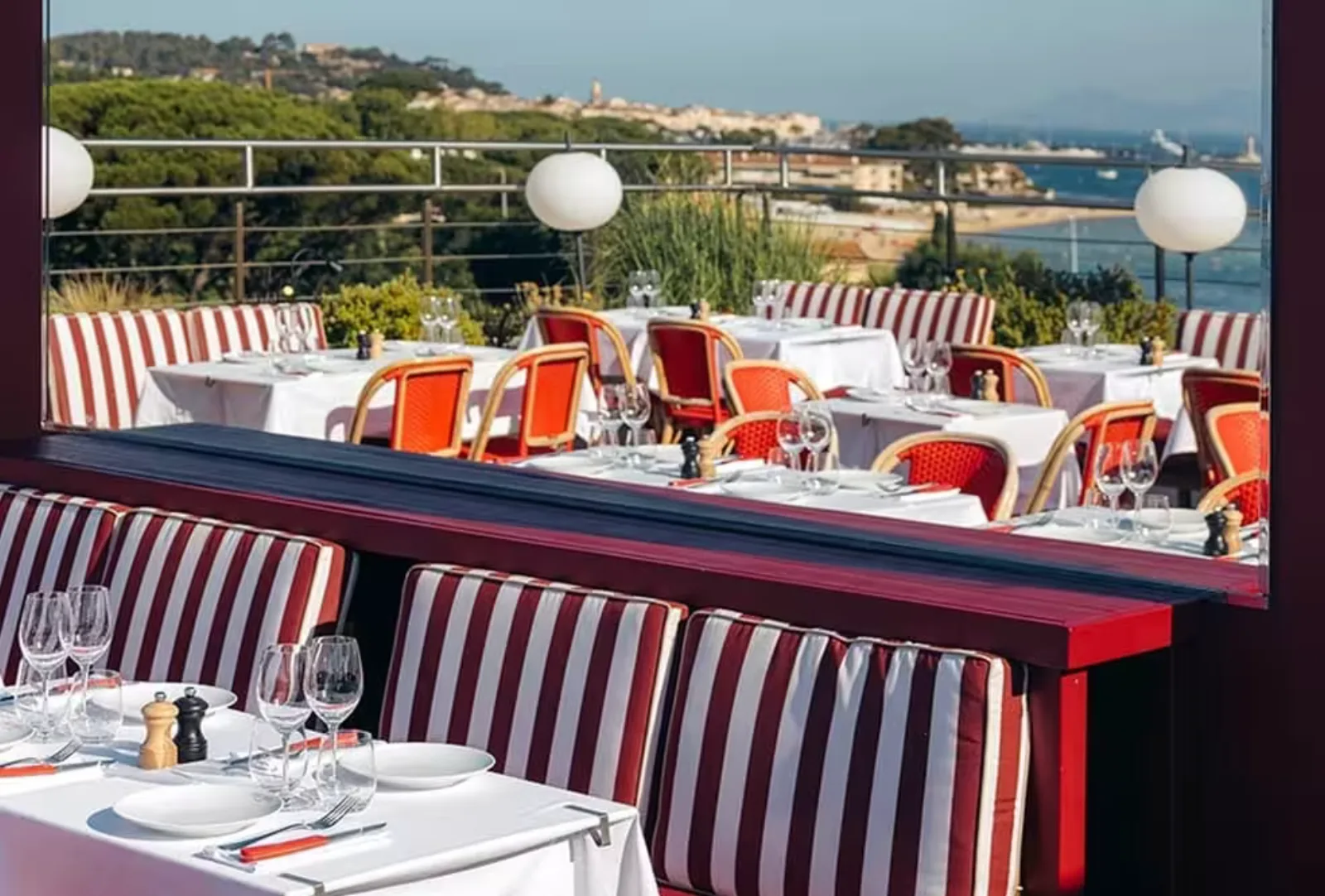 Ristorante con vista sul golfo di Saint-Tropez
