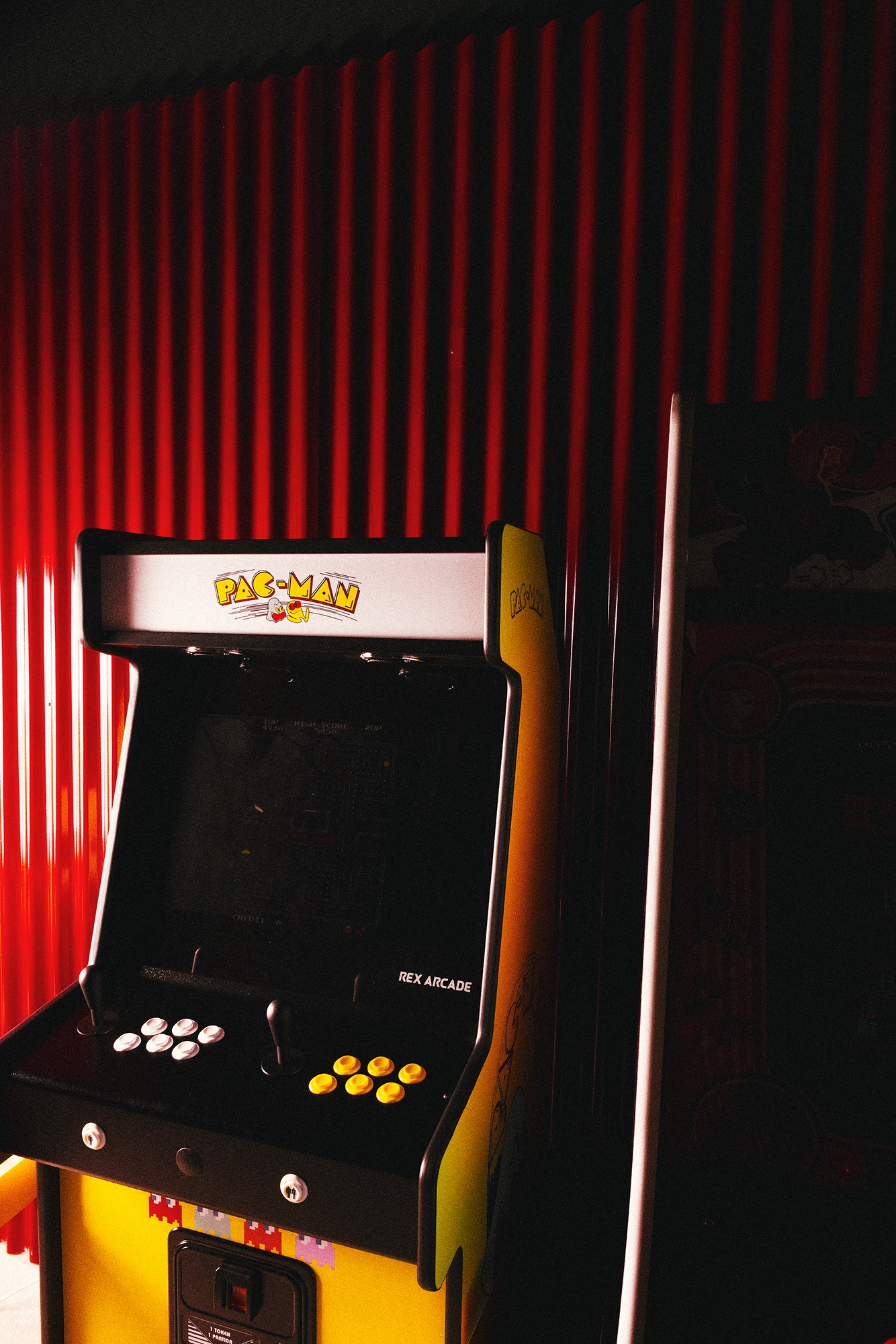 Pac-Man arcade machine in Gala Gala bar in Lisbon
