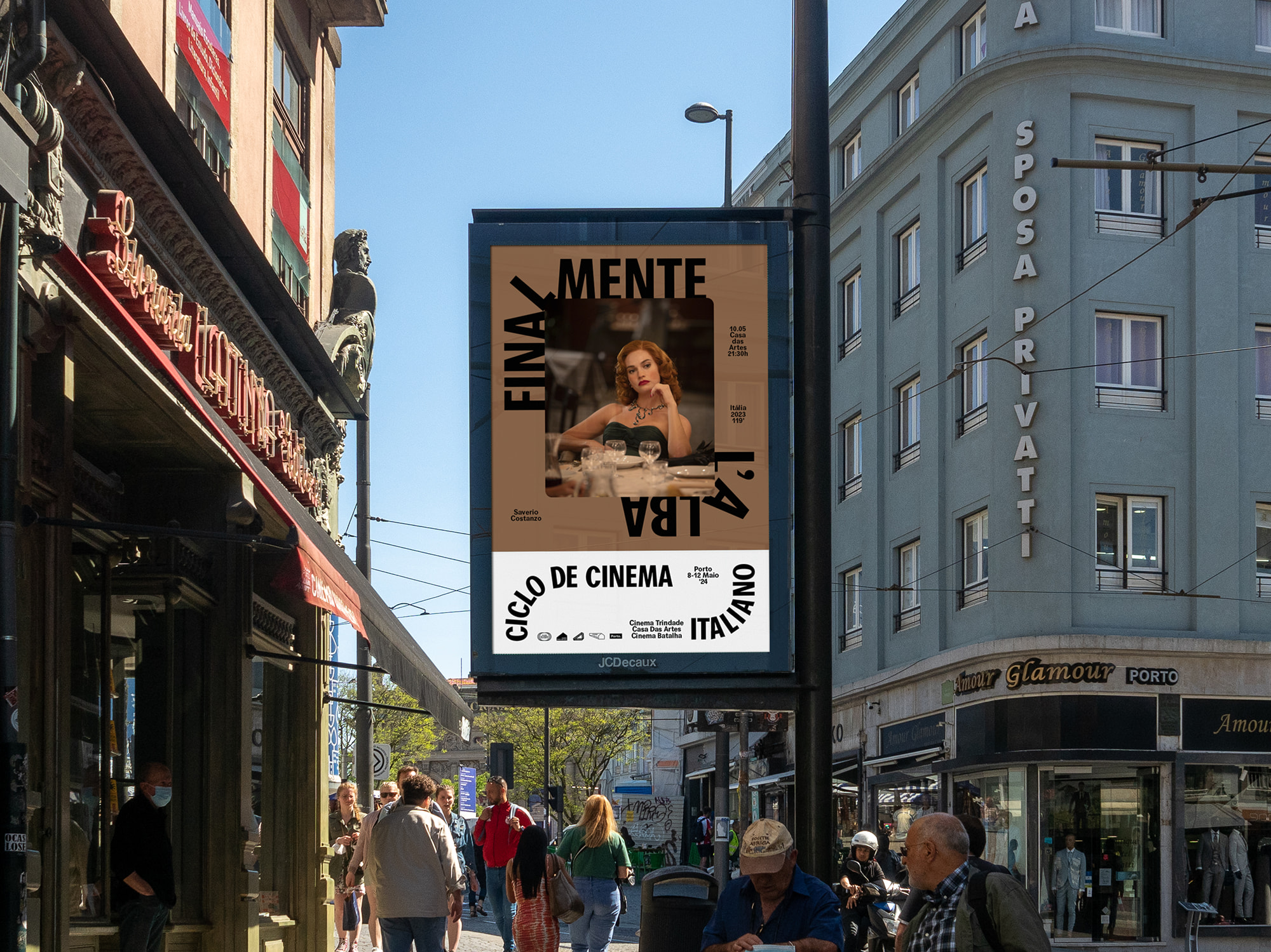 Porto Italian Film Cycle 24 outdoor poster for Finalmente L'Alba on a Porto street
