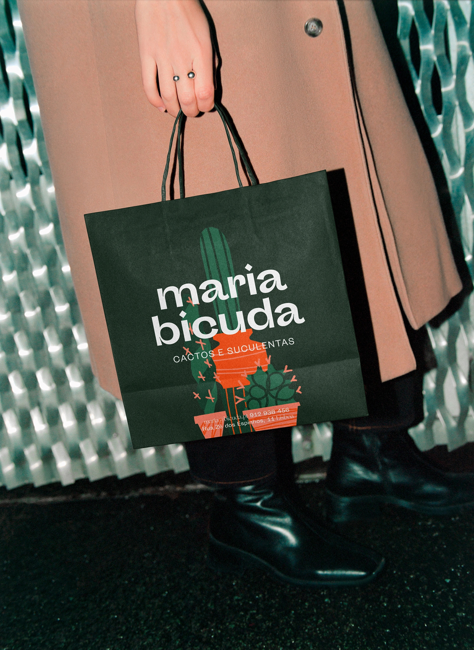 Maria Bicuda branded paper shopping bags with cactus illustration