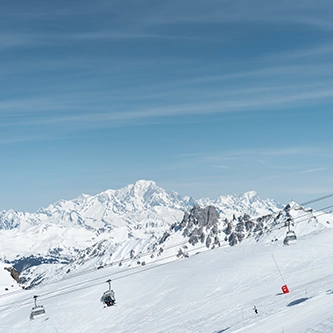Montagne avec un télésiège