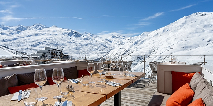 La Terrasse de l'Ours Blanc aux Menuires