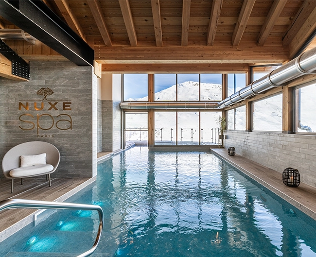 piscine du spa ours blanc les menuires