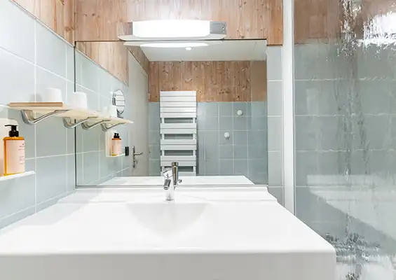 Classic Room Pointe de la Masse View Shower Room Polar Bear Hotel & Spa